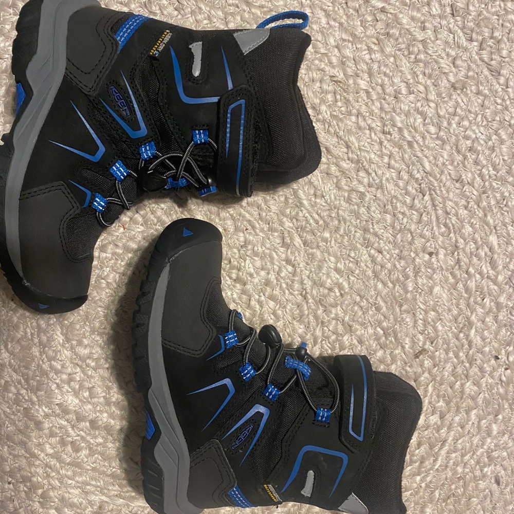 Keen winter boots